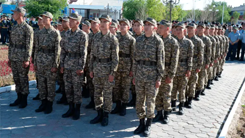 К.Кушербаев проводил призывников Кызылординской области в армию
