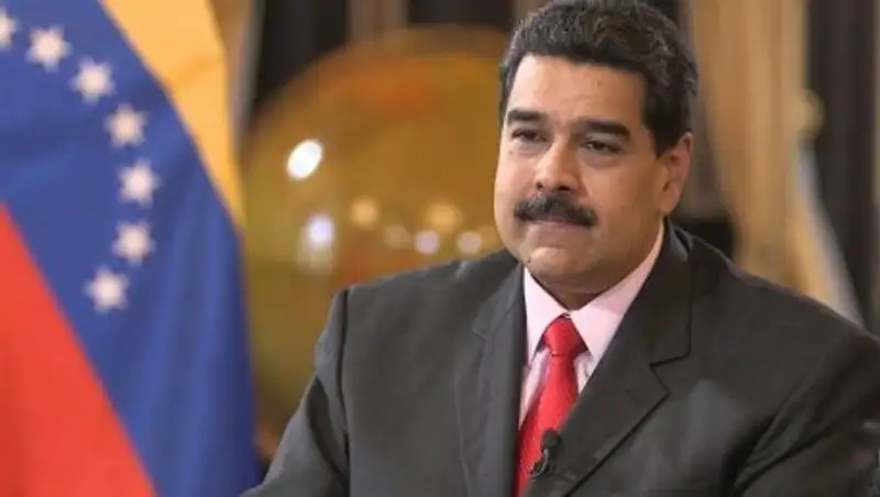 Президент Венесуэлы впервые прилетел в Казахстан