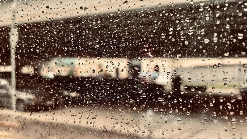 Мокрый снег, град, дожди и жара до +28 ожидаются в Казахстане