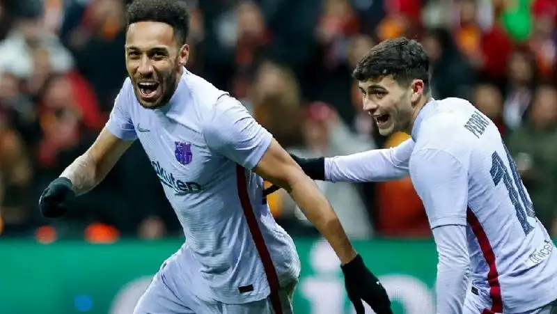 Стали известны четвертьфиналисты Лиги УЕФА и Лиги конференций 2022 года