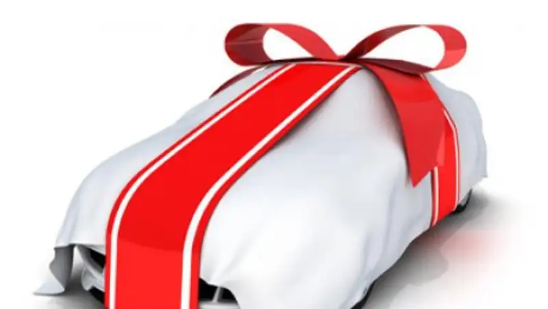 В СКО чиновникам подарили машины и квартиру на бюджетные деньги