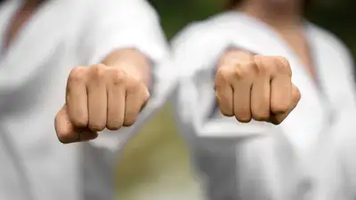 Драка двух мам в Алматы попала на видео, фото - Новости Zakon.kz от 14.07.2023 19:22