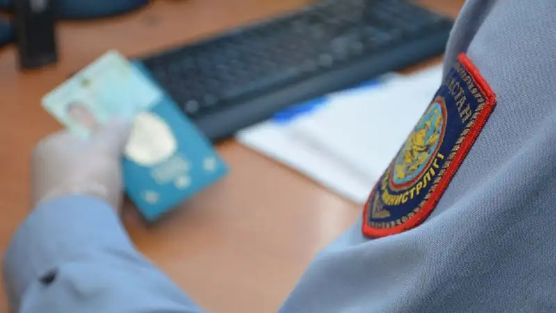 Мужчина бросился под КАМАЗ: в полиции Атырау рассказали подробности