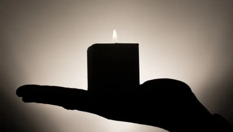 Школьники села в Алматинской области из-за отсутствия света делают уроки на улице