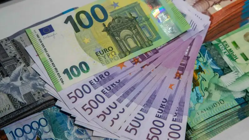 Курсы валют на 28 ноября в обменниках Казахстана