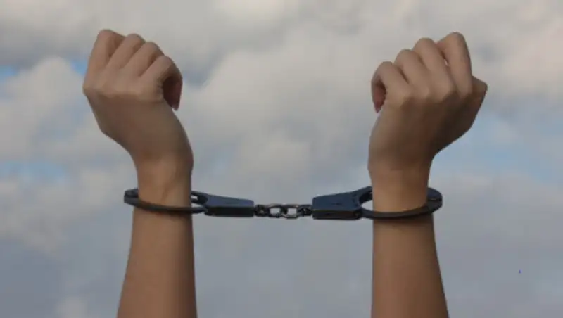 Жительницу Павлодара арестовали на 10 суток за избиение своей матери