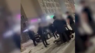 молодые люди, фото - Новости Zakon.kz от 18.02.2023 18:21