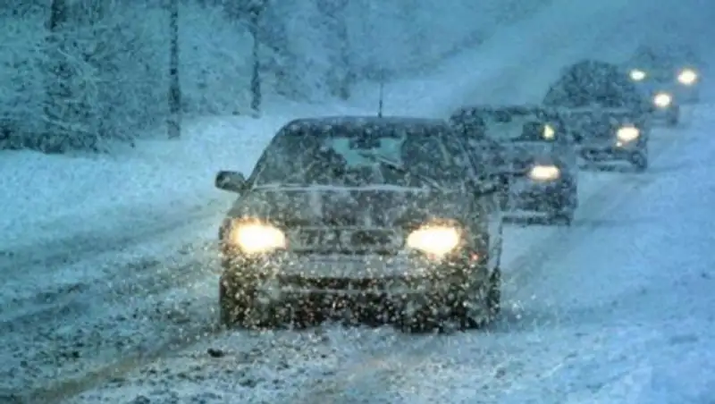 На автодорогах Казахстана продолжают закрывать трассы из-за непогоды