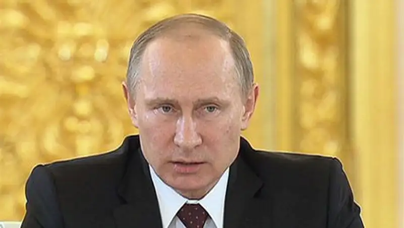 Путин поручил внести в учебники истории главы о Крыме