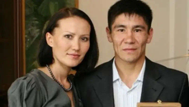Олимпийский чемпион Бахыт Сарсекбаев проиграл еще одну машину своей бывшей жене