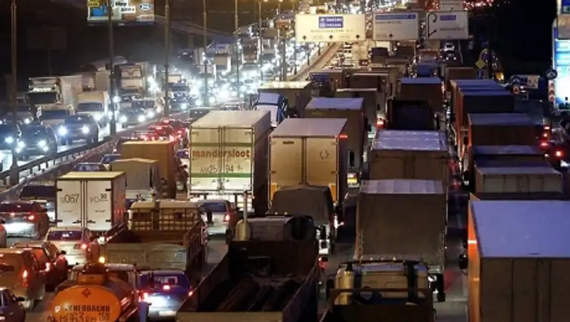 На некоторых участках Астаны ограничат движения грузового транспорта