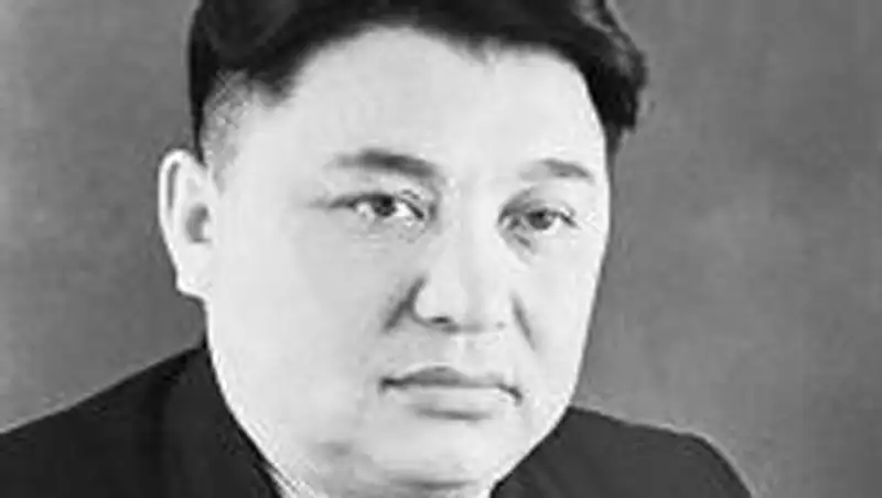 В Аршалынском районе Акмолинской области установят памятник Жумабеку Ташенову