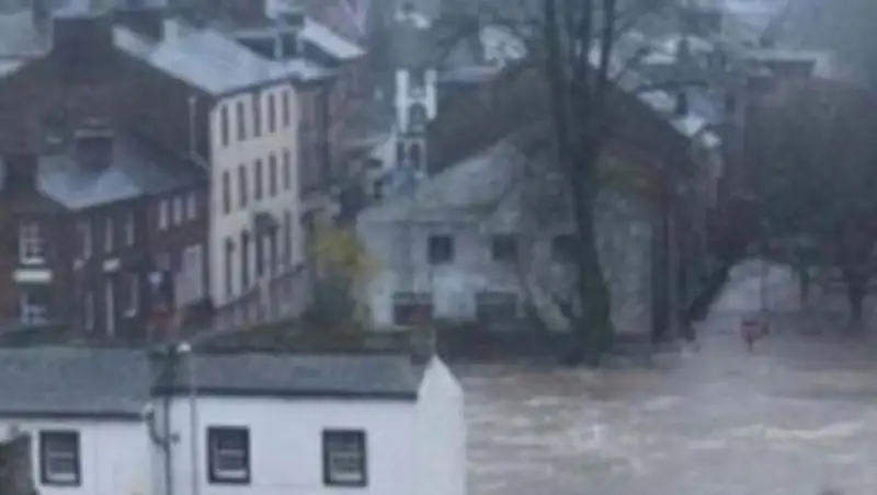 В Великобритании из-за шторма «Десмонд» появились города-призраки