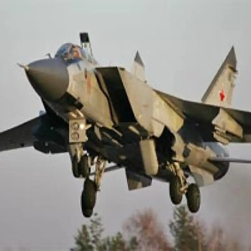 Экипаж самолета МиГ-31Б проявил мужество и героизм, предотвратив падение самолета на населенный пункт