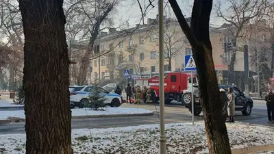 В центре Алматы экстренно эвакуировали школьников , фото - Новости Zakon.kz от 28.12.2022 12:09