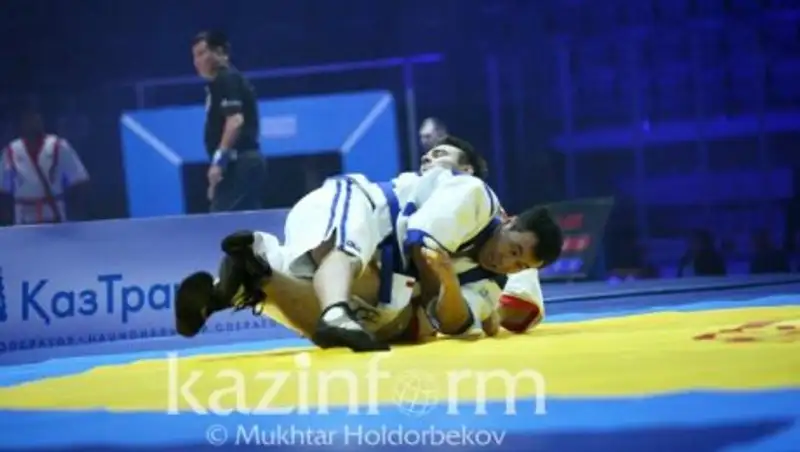 Три казахстанца стали чемпионами мира в қазақ күресі