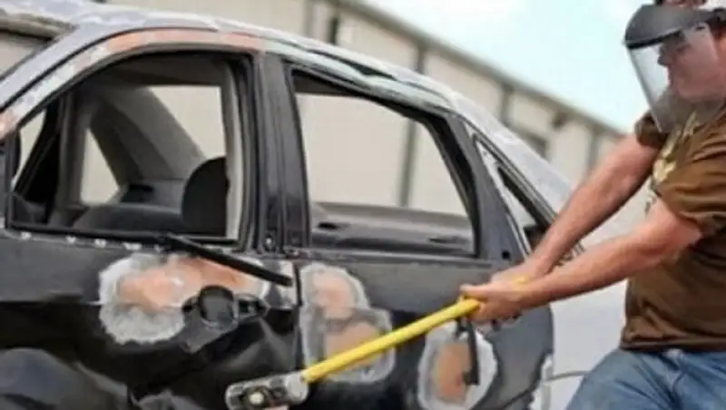 В Усть-Каменогорске мужчина в порыве ревности повредил чужой автомобиль