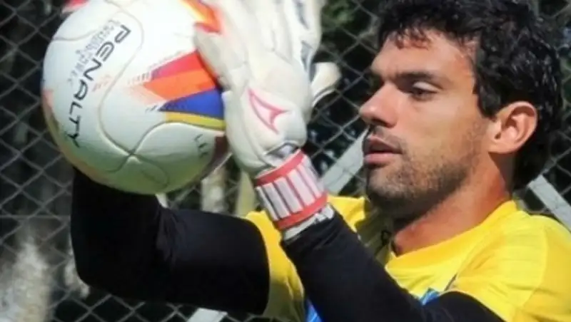 Бразильский клуб отказался продлевать контракт с вратарем из-за религии