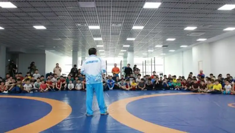 В Алматы открылись бесплатные секции борьбы