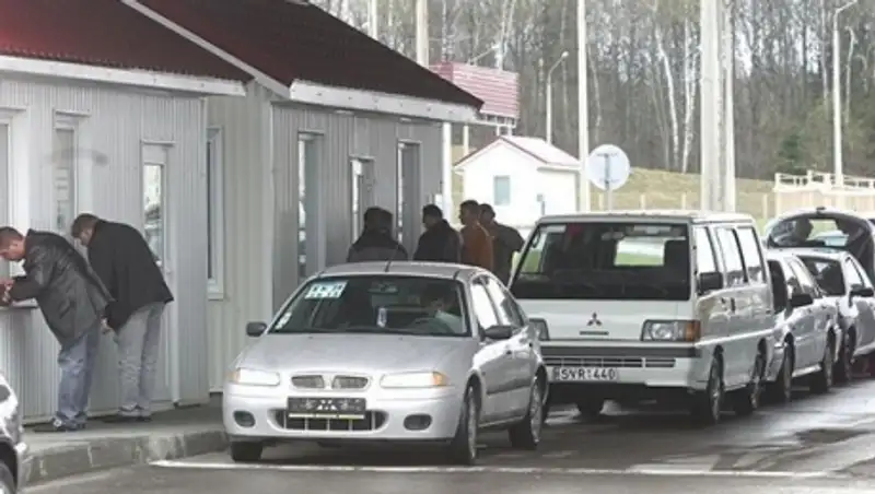 В Атырауской области с автовладельцев брали деньги за бесплатную услугу