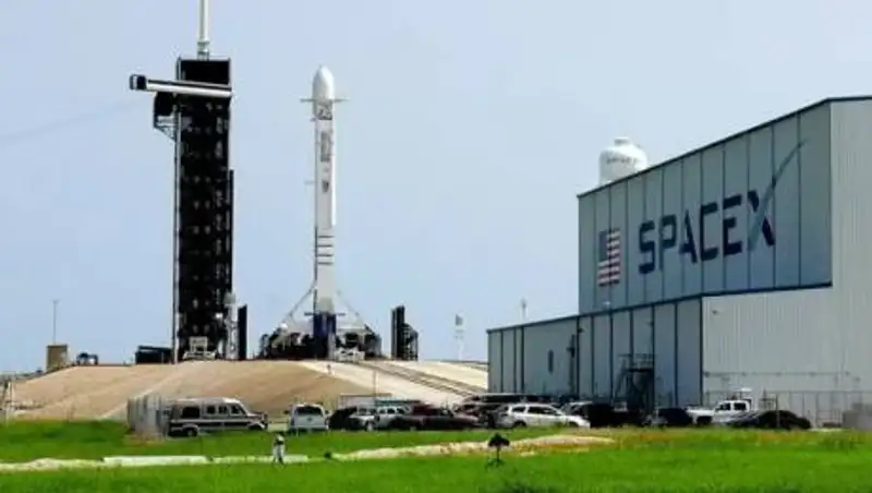 SpaceX отложила запуск ракеты Falcon 9 с партией спутников Starlink
