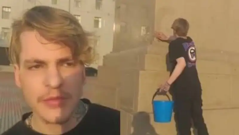 Закидал яйцами памятник Абаю - как наказали павлодарца