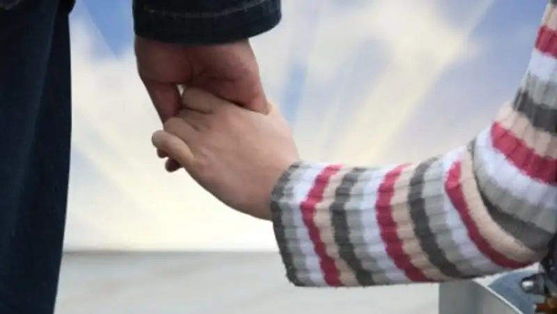 Наделить родителей детей-инвалидов статусом соцработника предлагает депутат