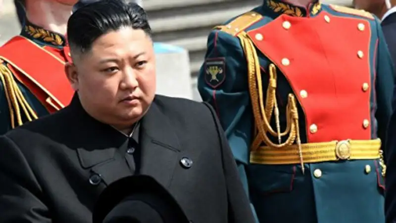 Ким Чен Ын взорвал межкорейский офис из-за непристойных фото жены