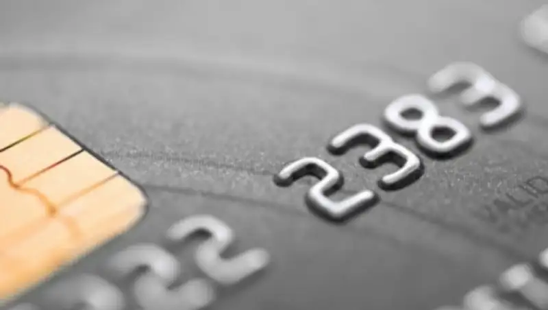 Жительница столицы устроила шопинг с чужой банковской картой