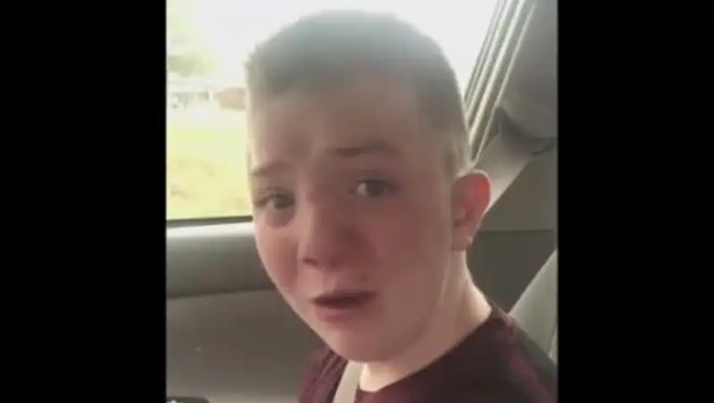 Звёзды кино и спорта поддержали школьника, над которым издеваются