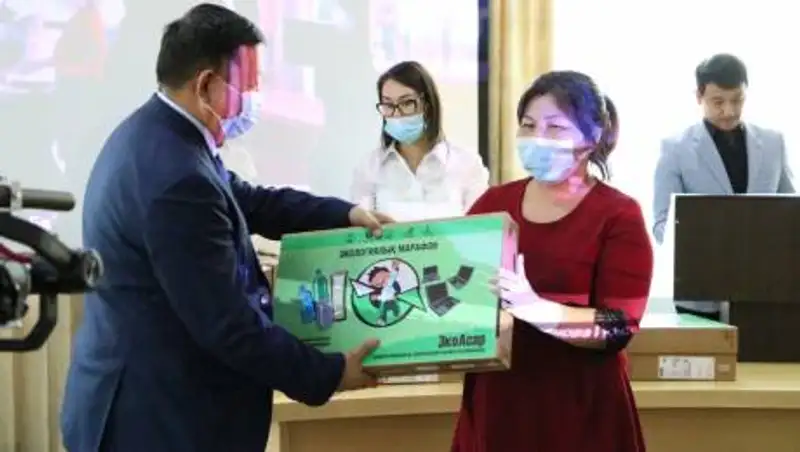 Около 40 тонн вторичного сырья собрали на благотворительность малыши и школьники Нур-Султана