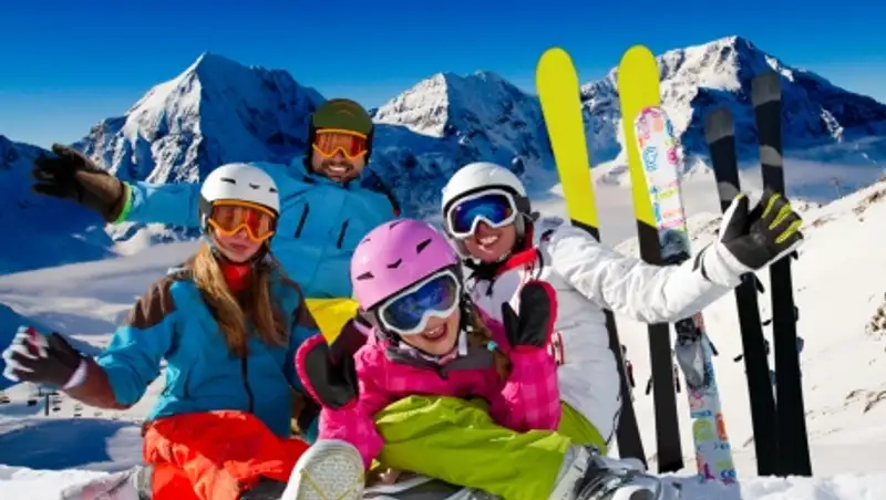 Сколько стоит заняться горными лыжами в Алматы