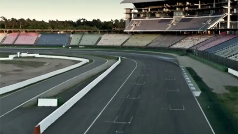 Mercedes-AMG анонсировал «кое-что быстрое»