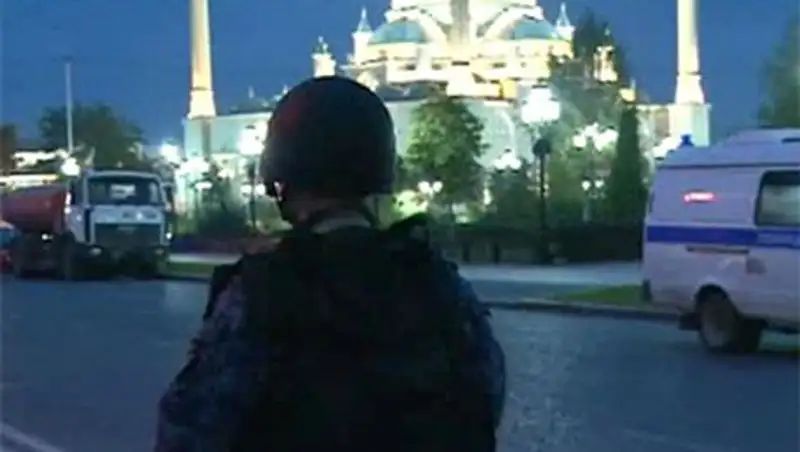 В Грозном хоронят полицейских, погибших при теракте