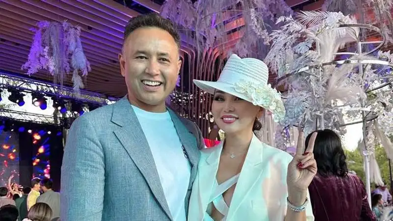 Фанаты Баян Алагузовой высмеяли обувь ее мужа стоимостью почти 500 тыс. тенге