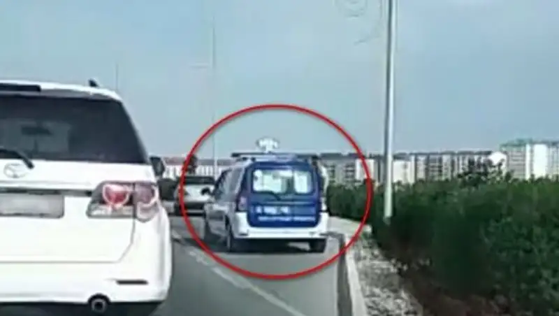 Житель Актау обвинил полицейских в нарушении ПДД