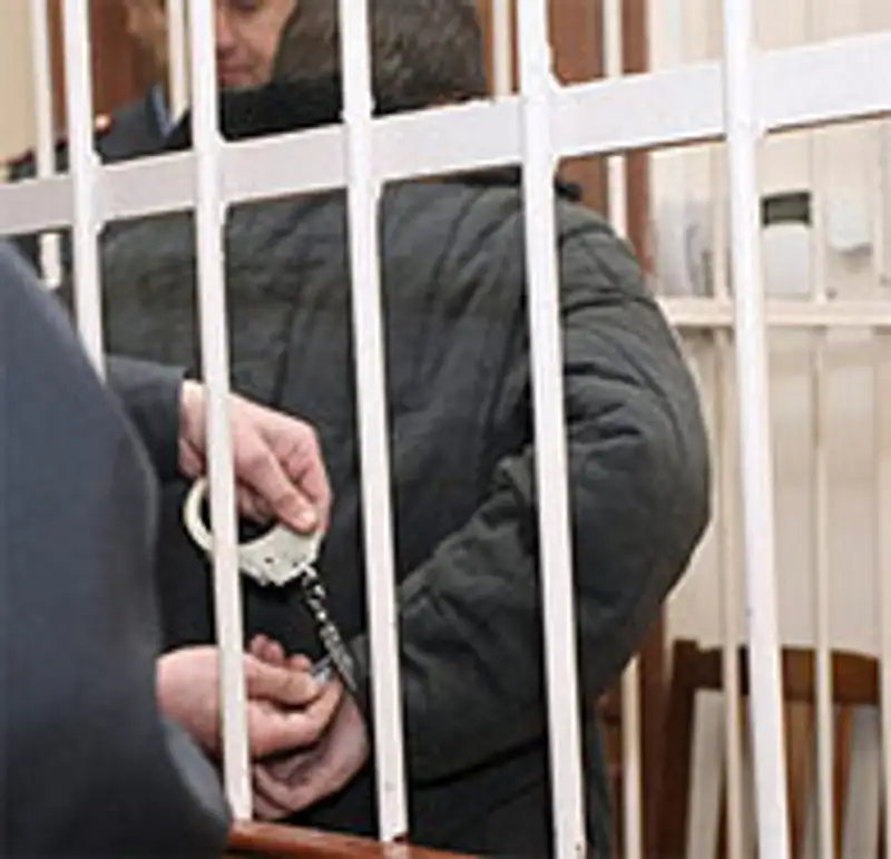 В СКО трое неизвестных с применением насилия ограбили мужчину, украв кроссовки, куртку и шапку