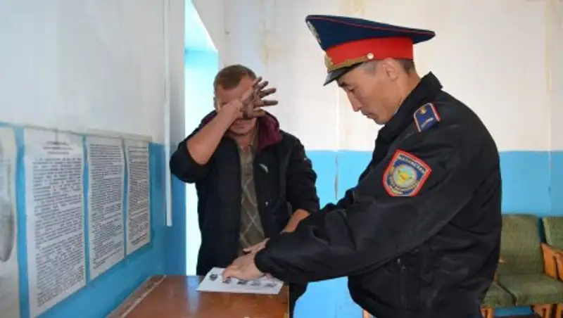 53 тыс тенге заплатит житель ЗКО за оскорбление полицейского