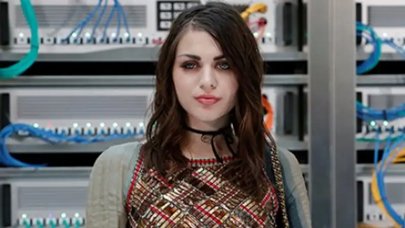 Дочь Курта Кобейна потребовала от мужа вернуть гитару отца