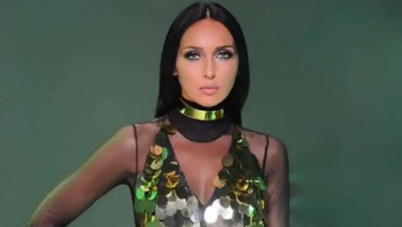 Фанаты Алсу удивились новым образам певицы