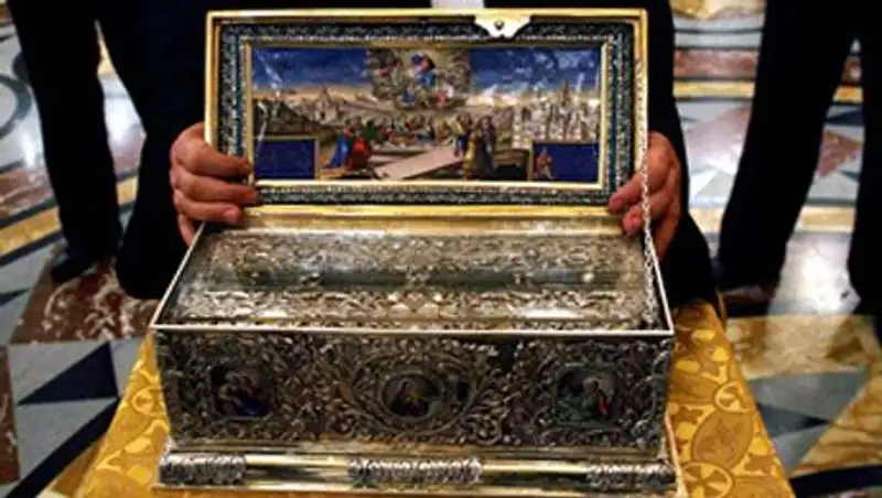 В Казахстан в 2014 году привезут пояс Пресвятой Богородицы и десницу Георгия Победоносца