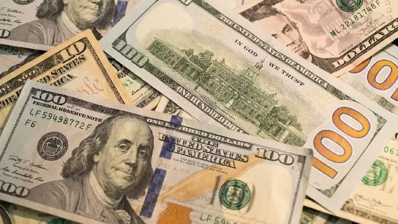 Курс доллара снова подрос на торгах