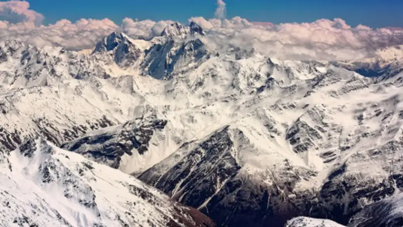 Поиски пропавшей туристки в горах Алматы снова возобновят