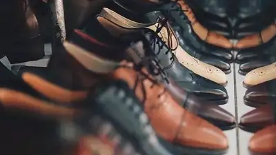 МИИР установил стоимость маркировки обуви, фото - Новости Zakon.kz от 21.07.2023 12:26