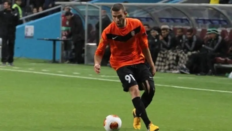 Три клуба российской Премьер-Лиги интересуются Виктором Дмитренко и Сергеем Хижниченко, фото - Новости Zakon.kz от 21.11.2013 16:15