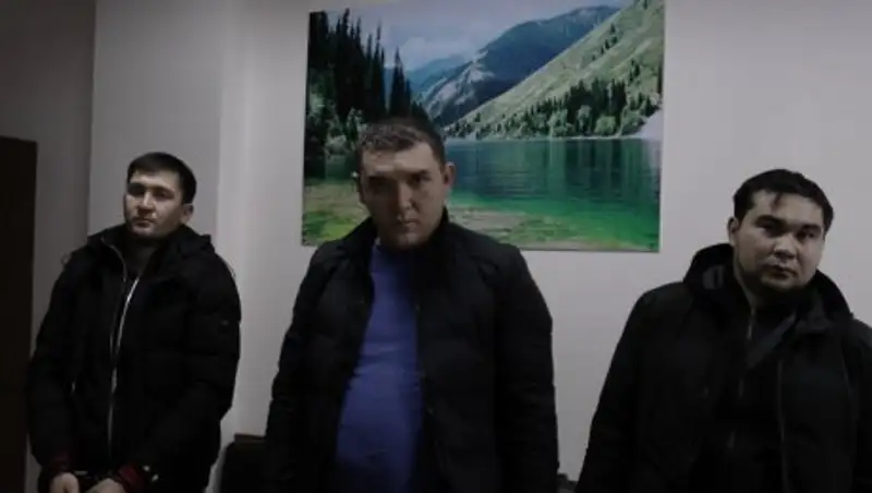 В Алматы мошенники забирали игровые аппараты из торговых точек