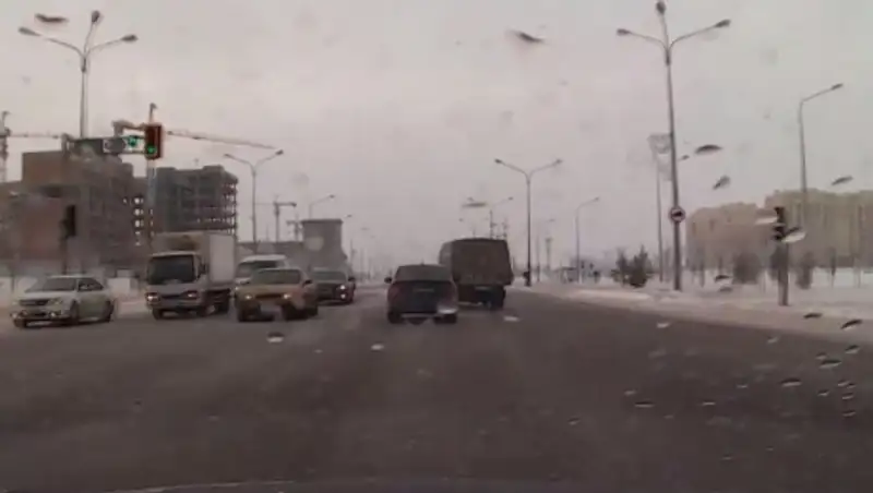 В Астане мстительный водитель Газели провоцировал ДТП