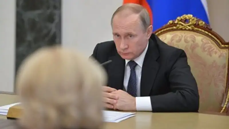 Путин продлил эмбарго, введенное в ответ на санкции Запада, до 2018 года