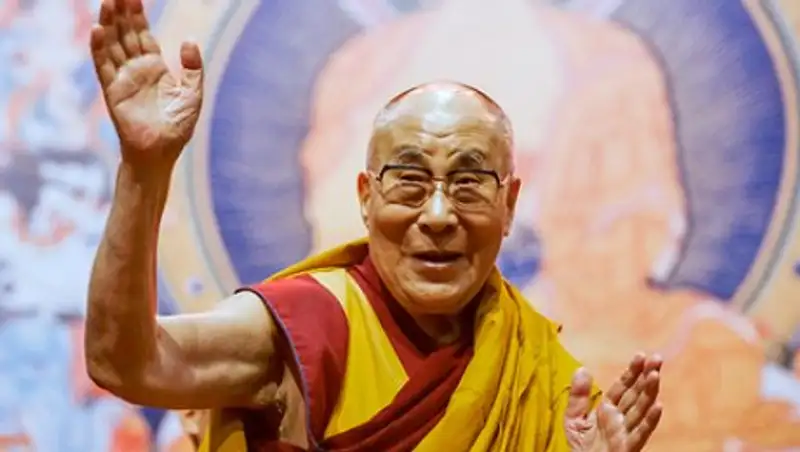 Далай-лама поделился способом заставить полицейских смеяться