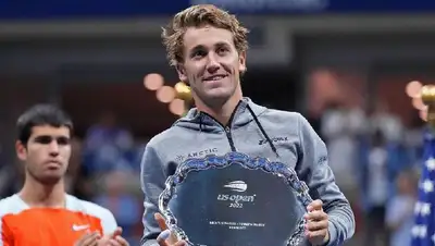 Теннис Поражение 1 круг, фото - Новости Zakon.kz от 04.10.2022 15:07